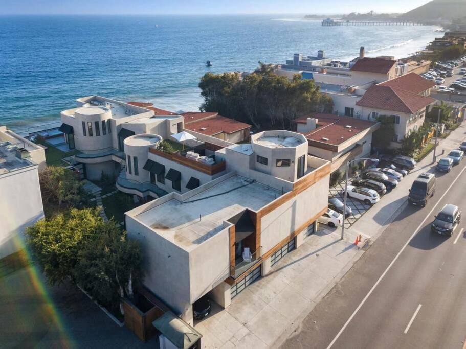 Malibu Sand Carbon Beach Suites Екстериор снимка