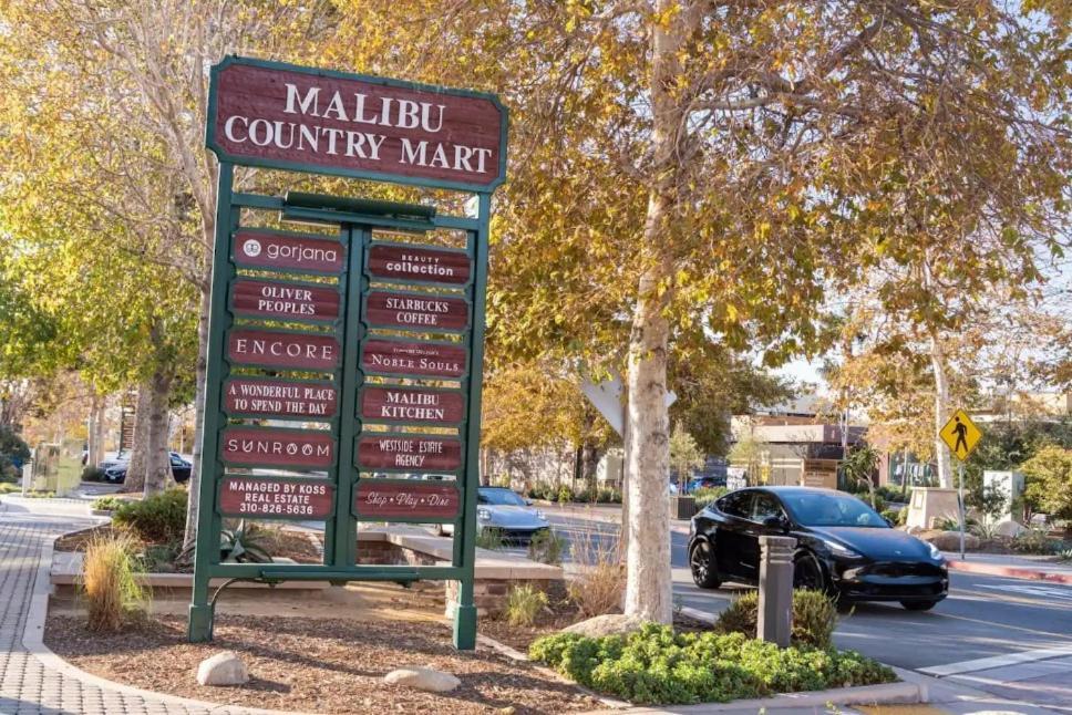 Malibu Sand Carbon Beach Suites Екстериор снимка