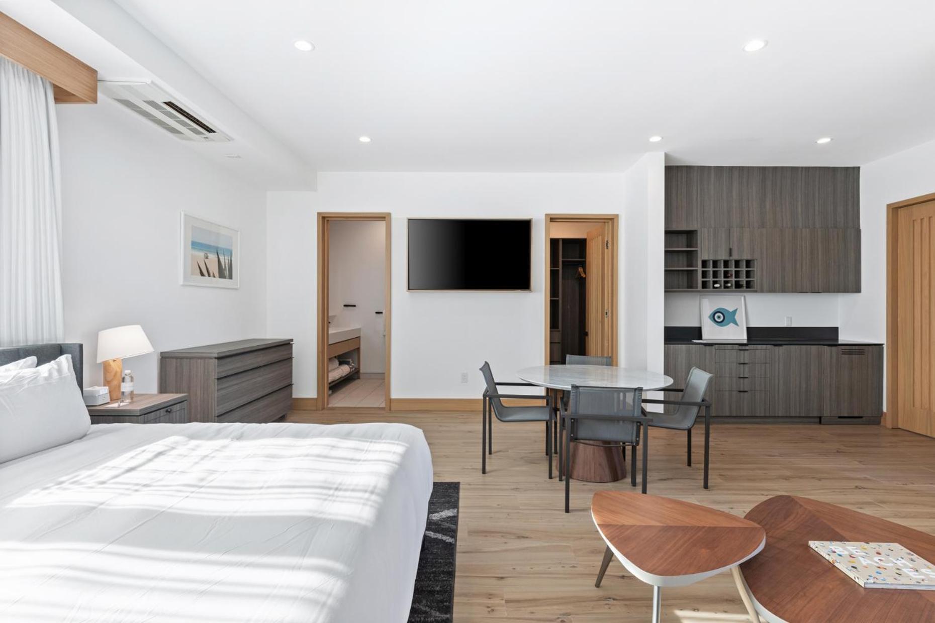 Malibu Sand Carbon Beach Suites Екстериор снимка