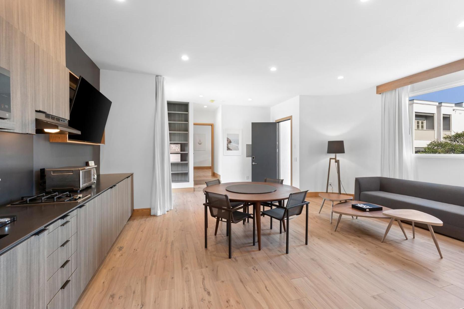 Malibu Sand Carbon Beach Suites Екстериор снимка