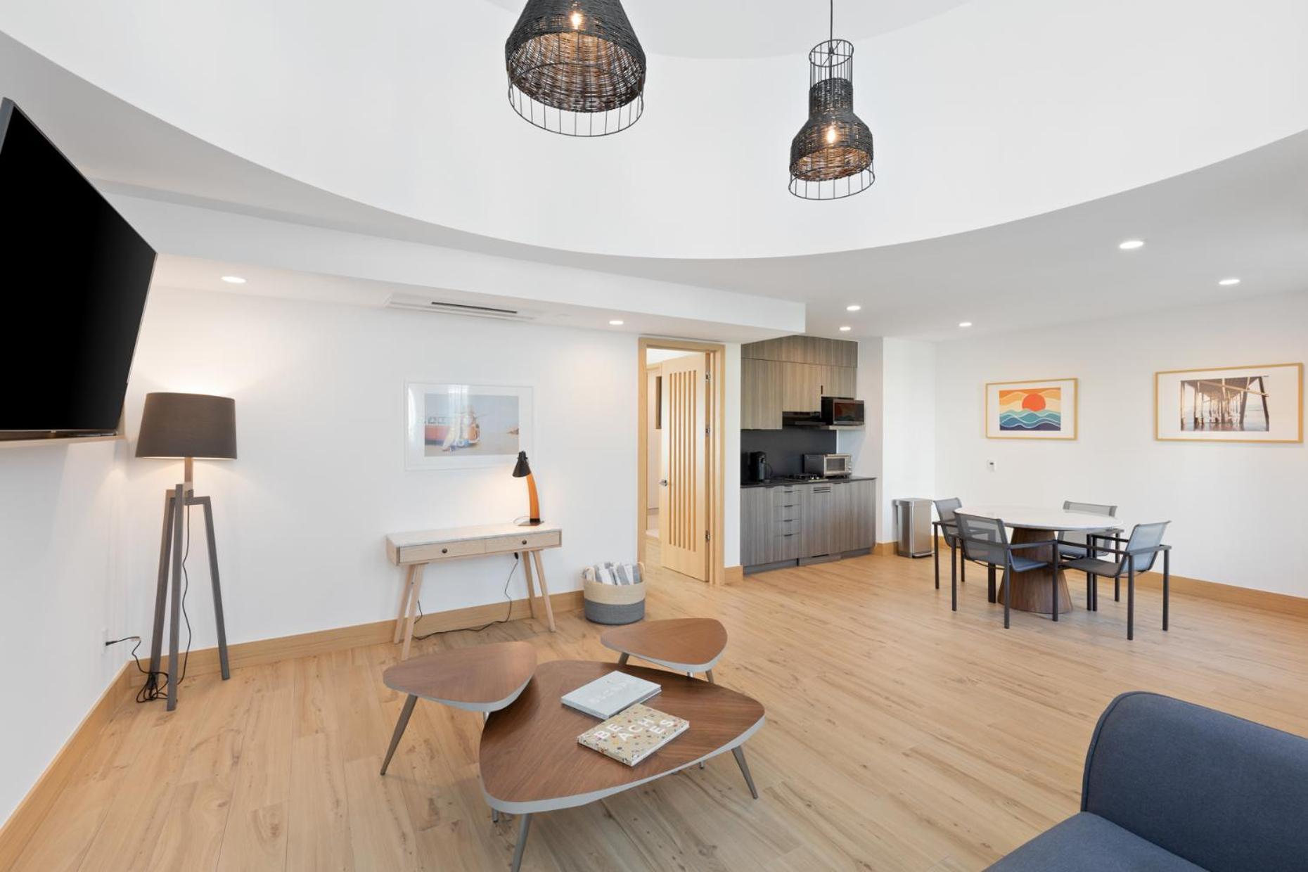 Malibu Sand Carbon Beach Suites Екстериор снимка