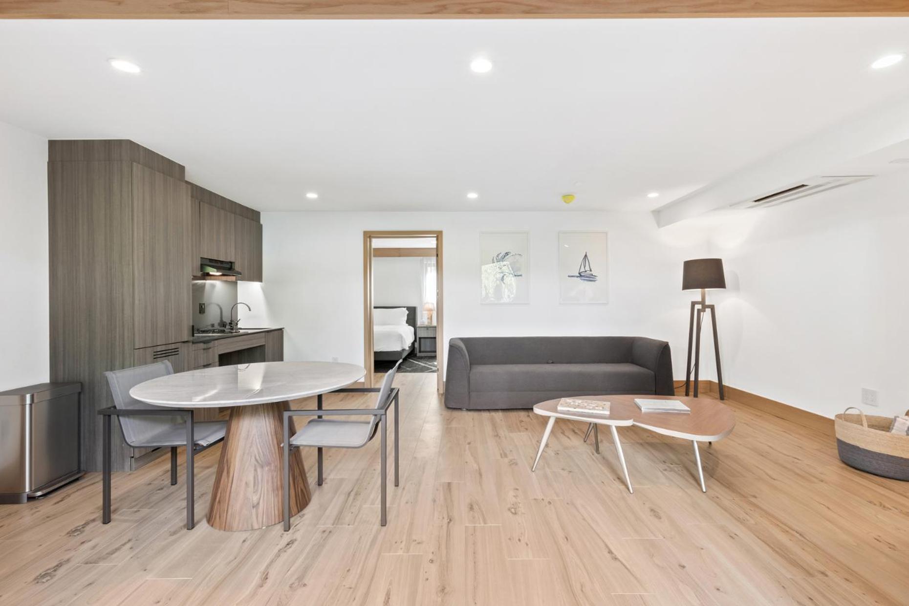 Malibu Sand Carbon Beach Suites Екстериор снимка