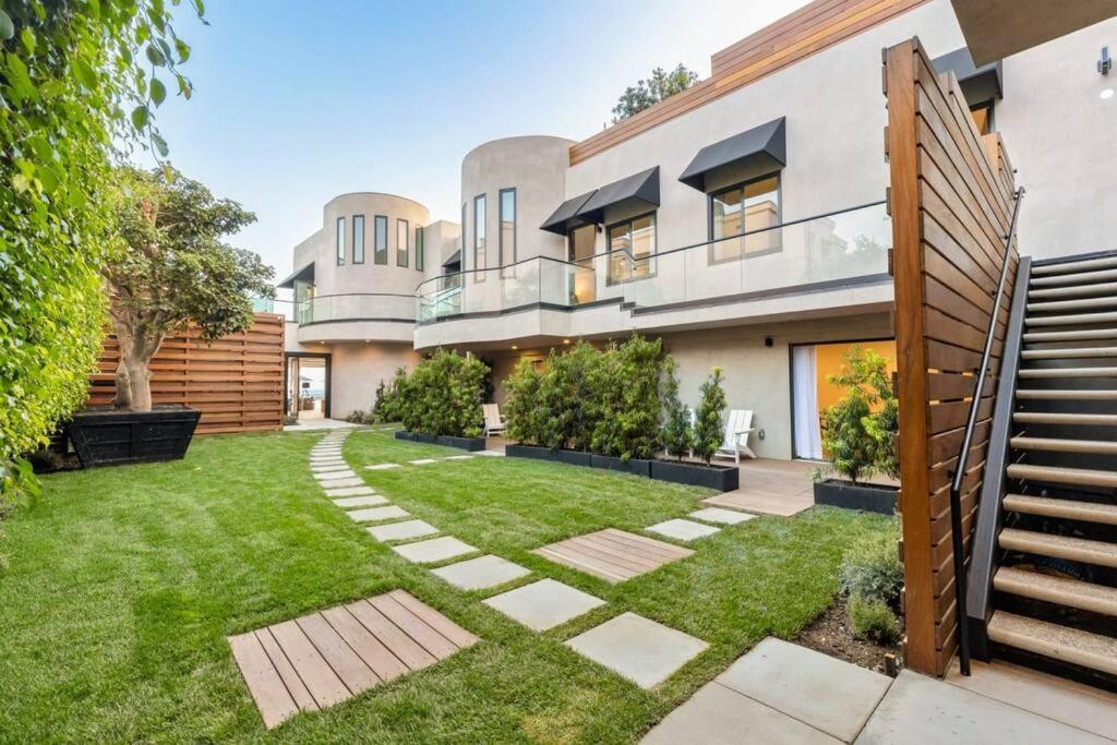 Malibu Sand Carbon Beach Suites Екстериор снимка