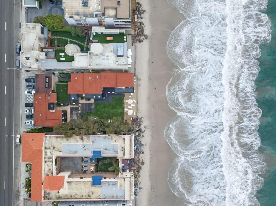 Malibu Sand Carbon Beach Suites Екстериор снимка