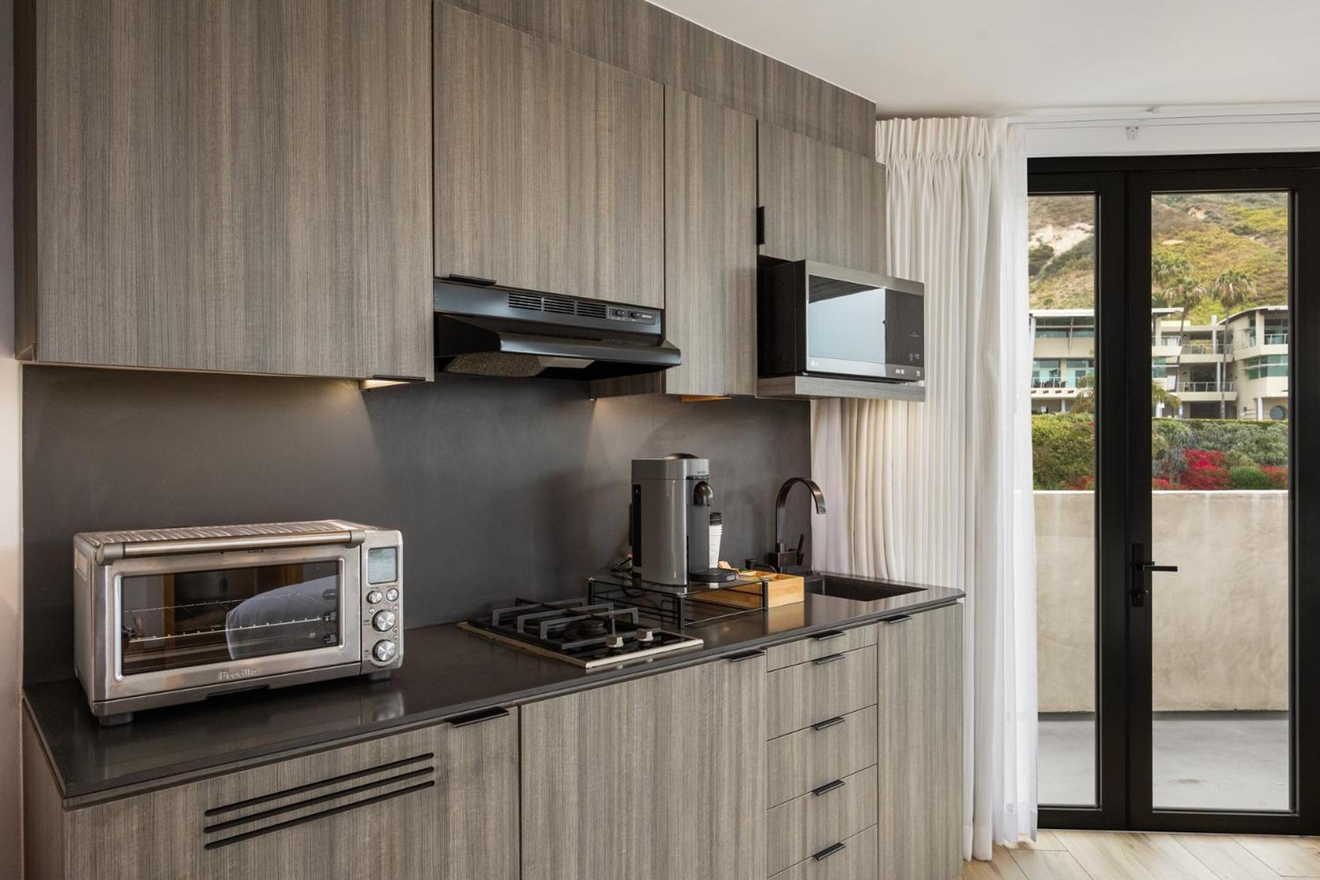 Malibu Sand Carbon Beach Suites Екстериор снимка